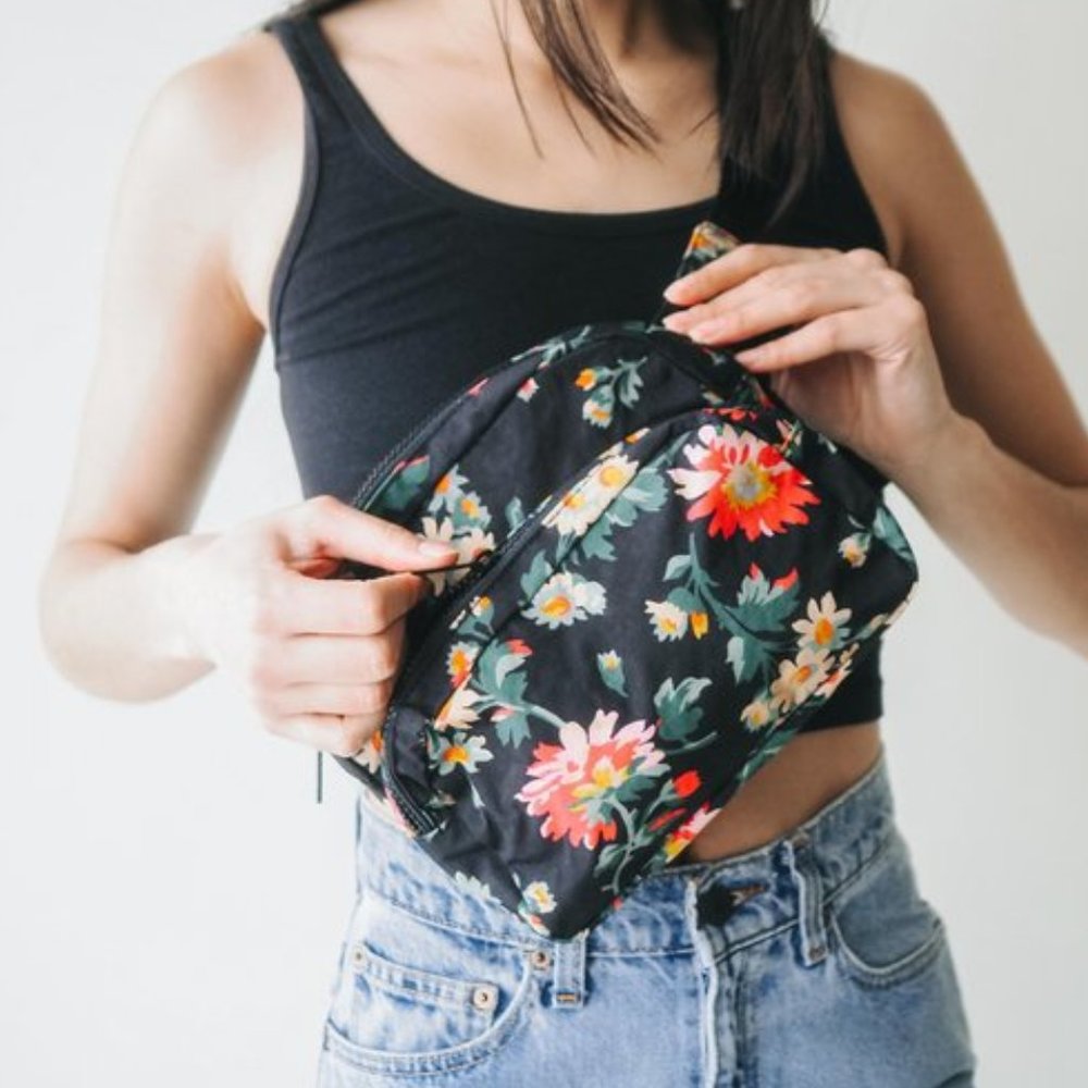 NWT BAGGU Fanny Pack, Laura Ashley Rhian Floral - Picture 3 of 9